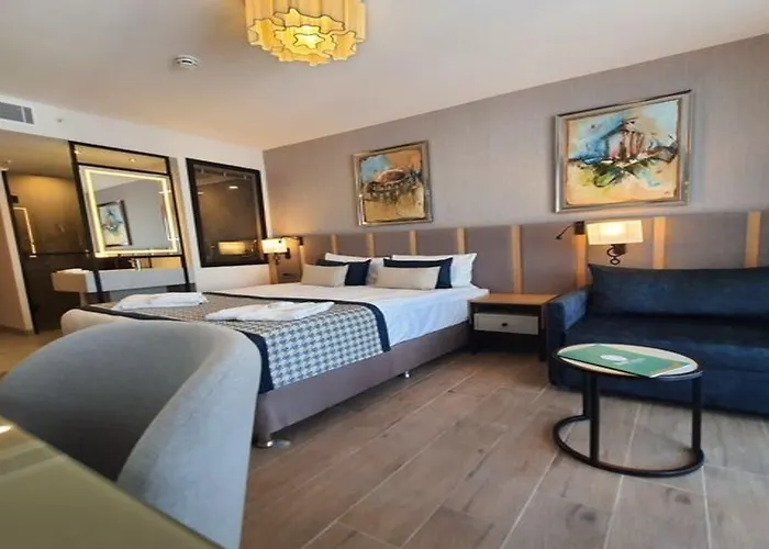 Hotel Sunthalia And 3*