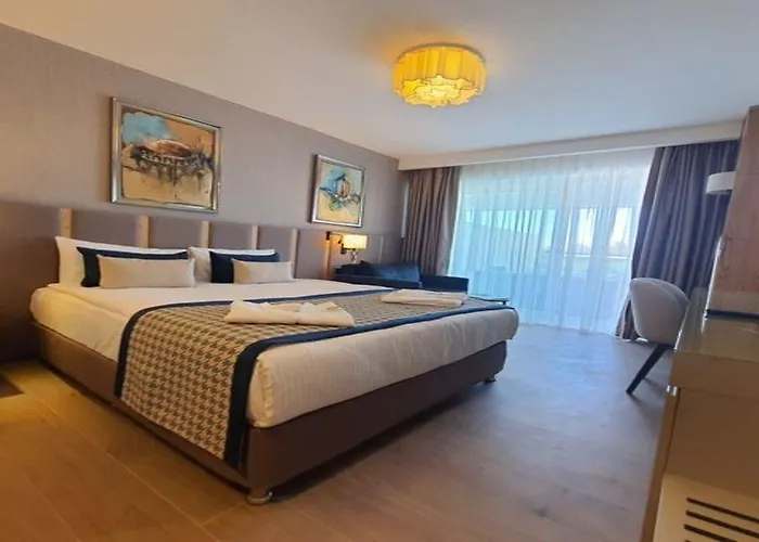 Sunthalia And Hotel Antalia