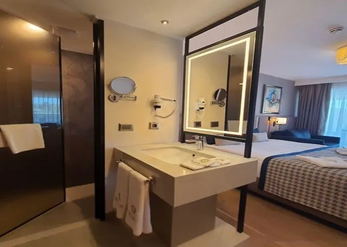 Sunthalia And Hotel Antalia