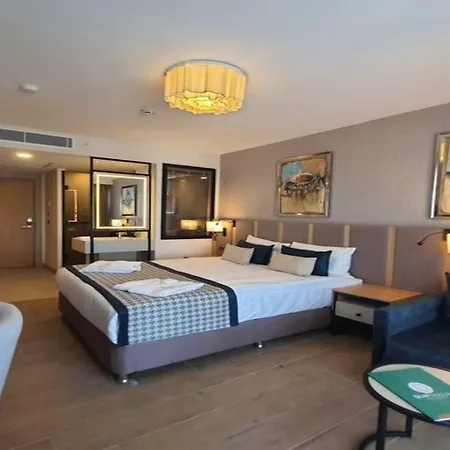 Hotel Sunthalia And Antalya